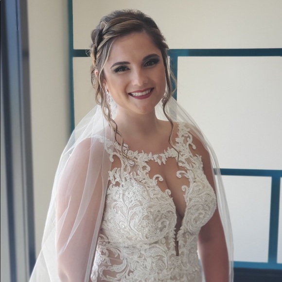 Meet your Posher, Lauren - Picture 5 of 7